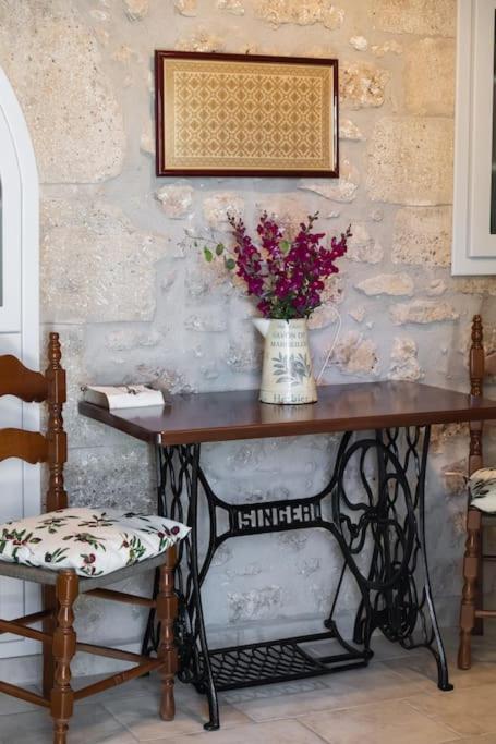 La Casa Di Bella A Tradional Stone House With Barbecue Villa Kariá Екстериор снимка