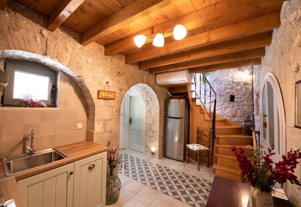 La Casa Di Bella A Tradional Stone House With Barbecue Villa Kariá Екстериор снимка