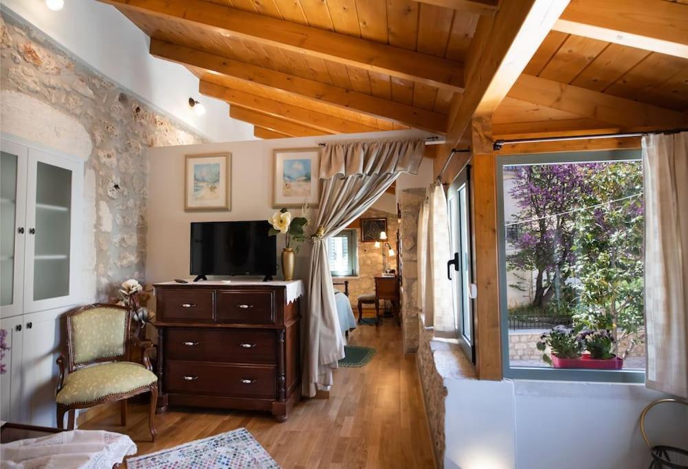 La Casa Di Bella A Tradional Stone House With Barbecue Villa Kariá Екстериор снимка