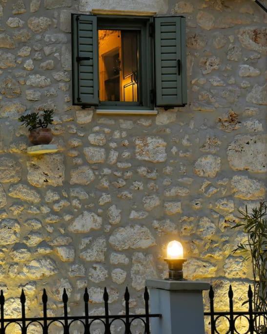 La Casa Di Bella A Tradional Stone House With Barbecue Villa Kariá Екстериор снимка